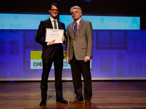 EMUC18 grants recognition to promising urologists